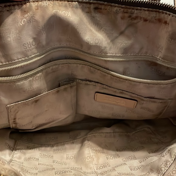 Michael kors purse - Picture 3 of 4